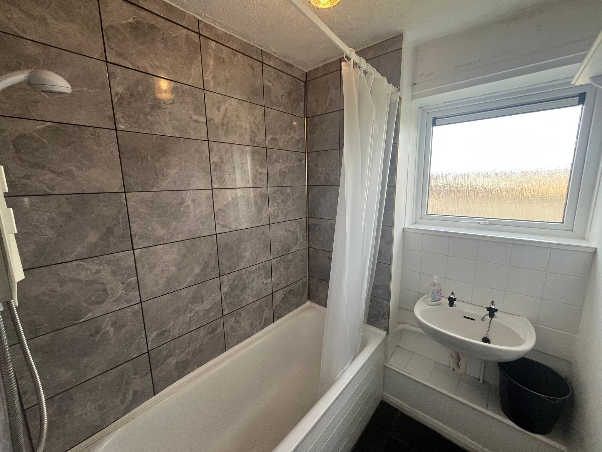 3 bed flat to rent in Hamlet Drive, Colchester, CO4  - Property Image 8