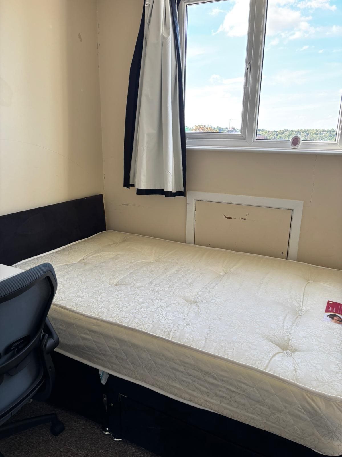 5 bed house to rent in Tangerine Close, , CO4 6