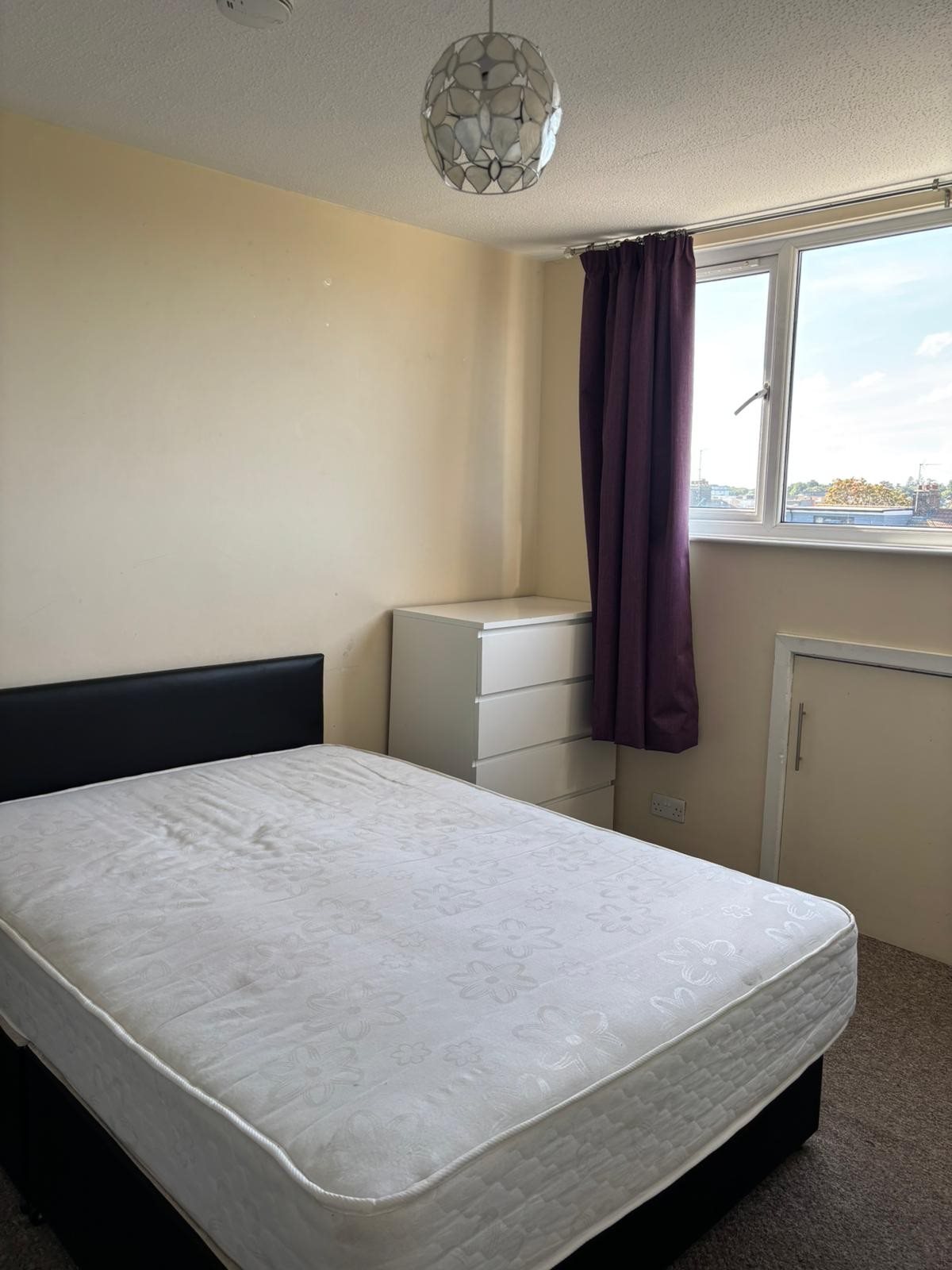 5 bed house to rent in Tangerine Close, , CO4 5