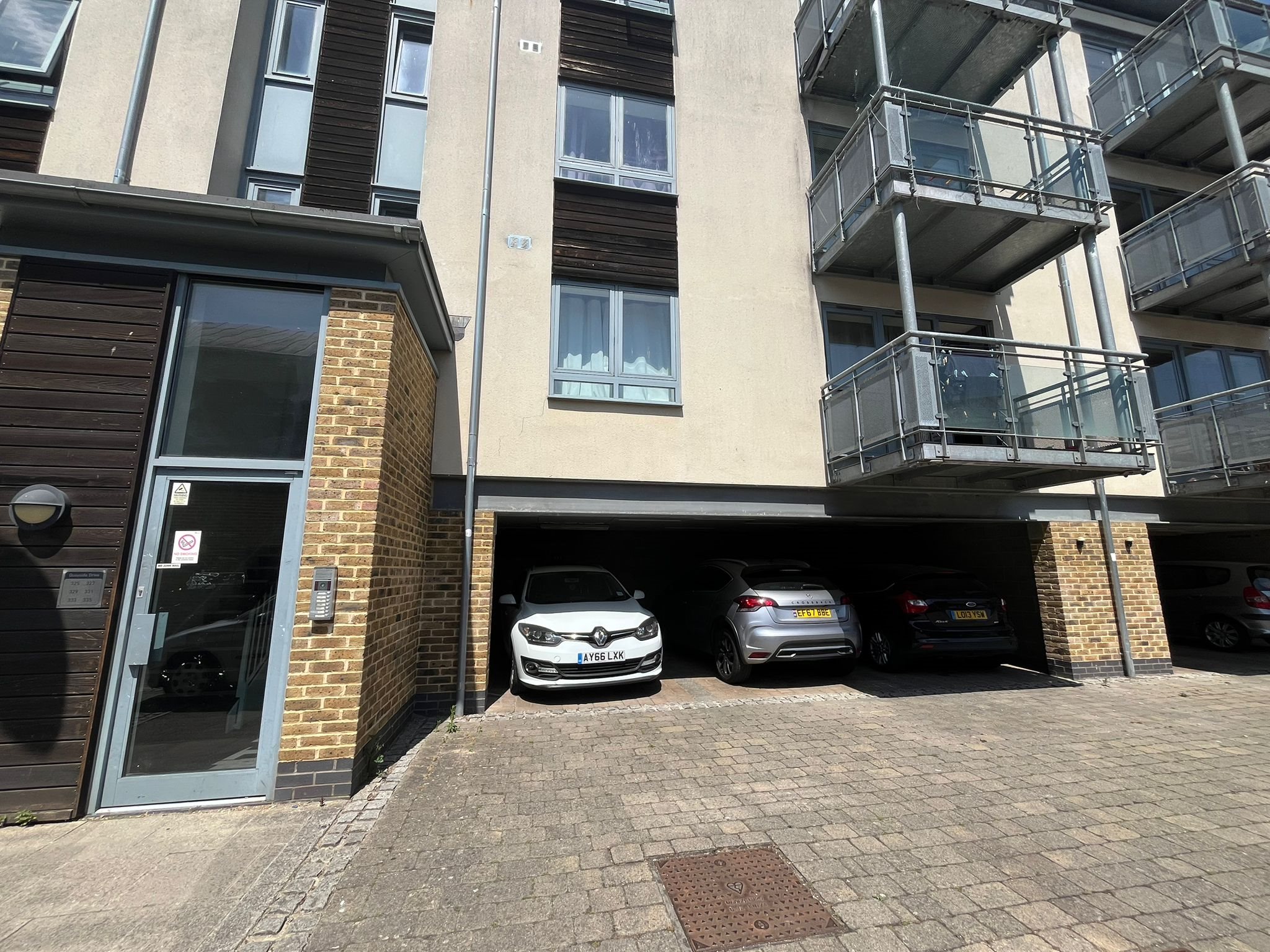 2 bed flat to rent in Quayside Drive, Colchester , CO2