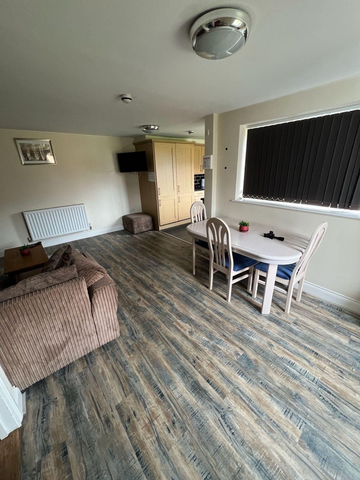 6 bed house to rent in Arnstones Close, Colchester, CO4