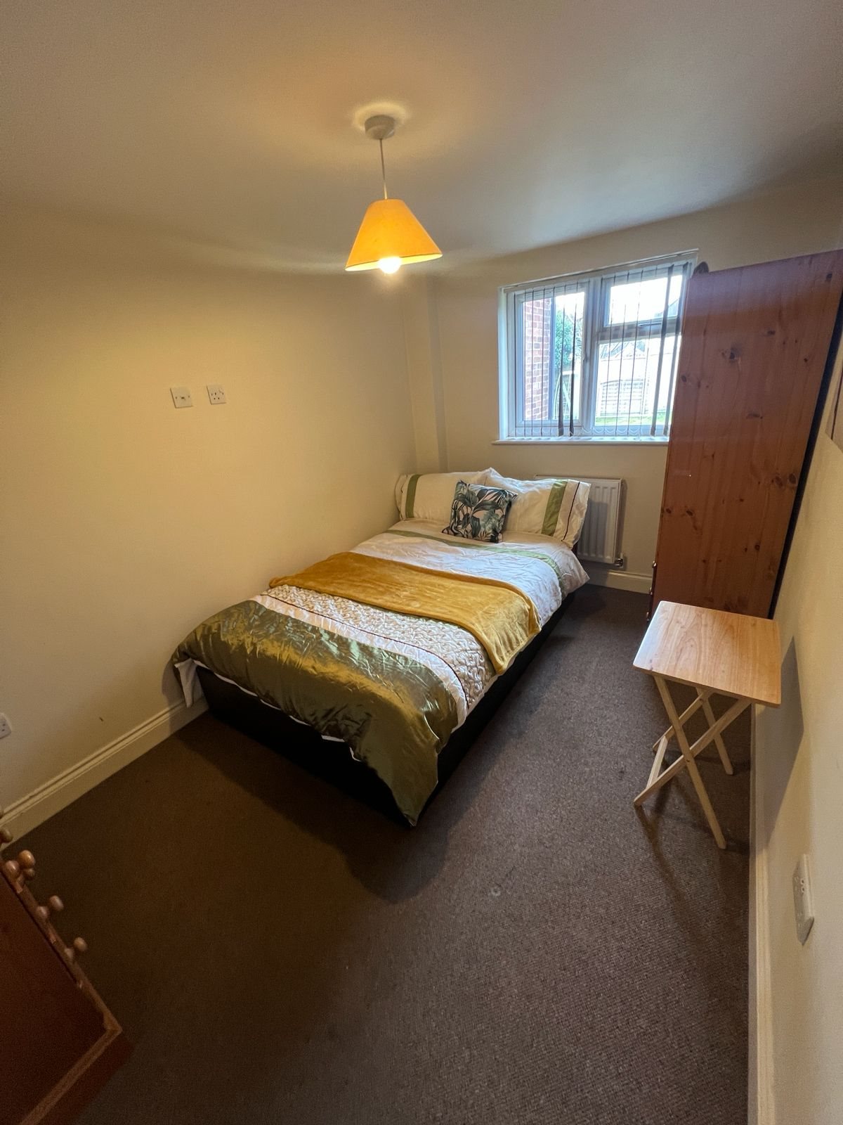 6 bed house to rent in Arnstones Close, Colchester, CO4 7