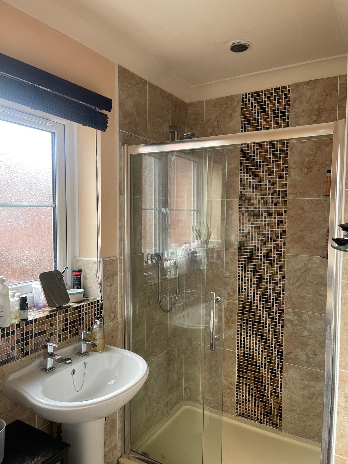 5 bed house to rent in Elmstead Road, Colchester, CO4 10