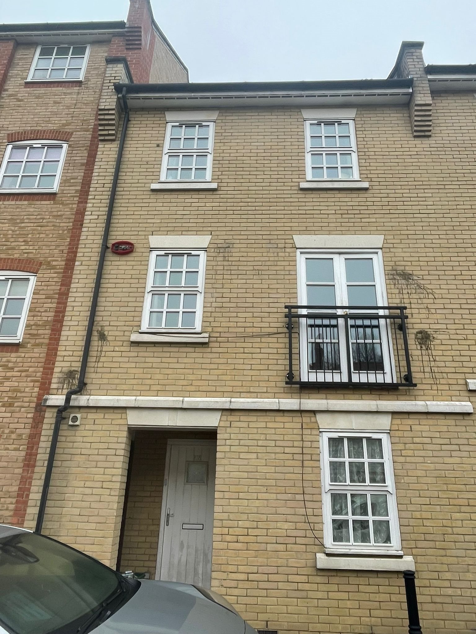 5 bed town house to rent in Albany Gardens, Hythe, CO2  - Property Image 1