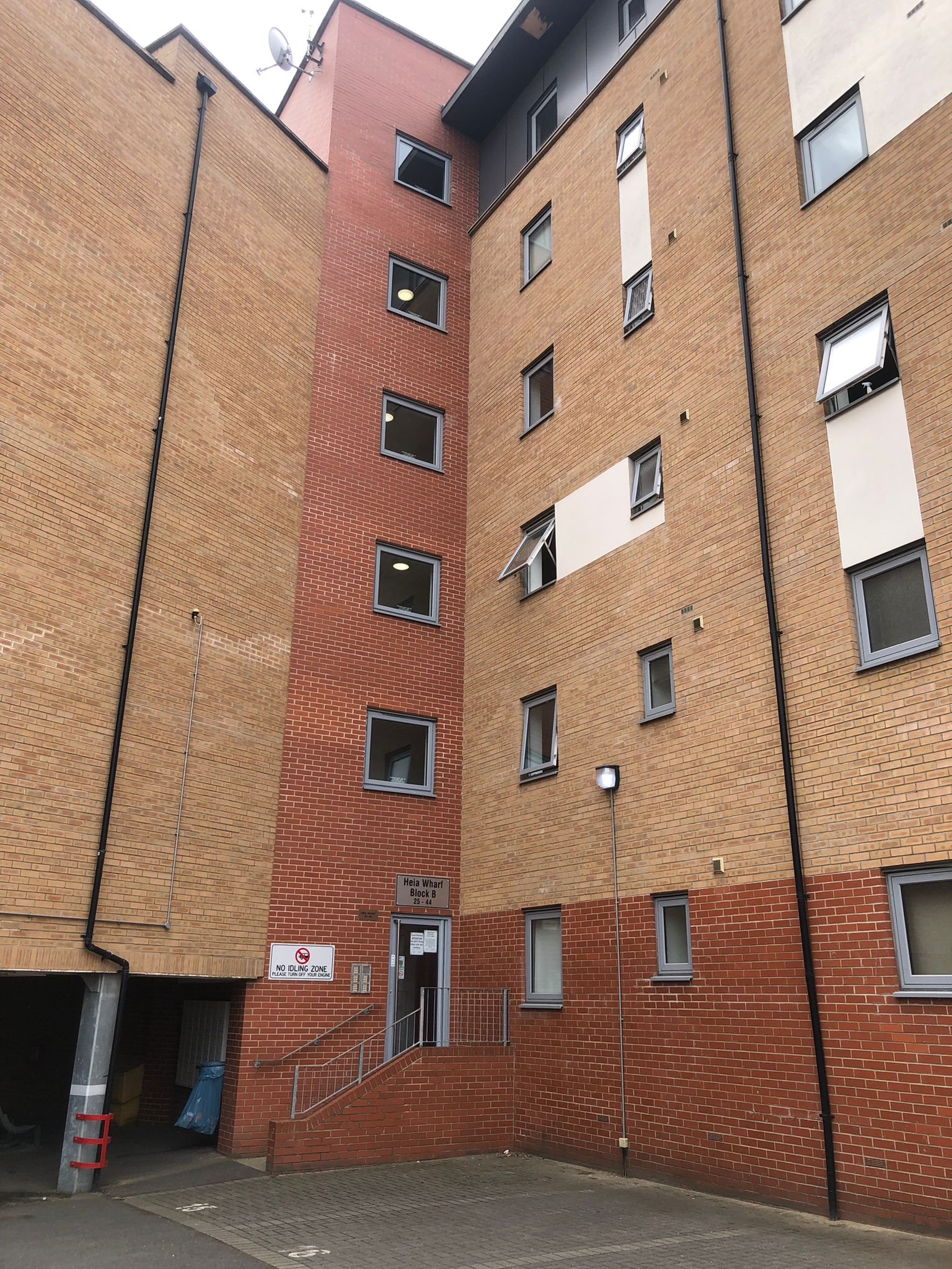 2 bed flat to rent in Heia Wharf, Hawkins Road , CO2 - Property Image 1