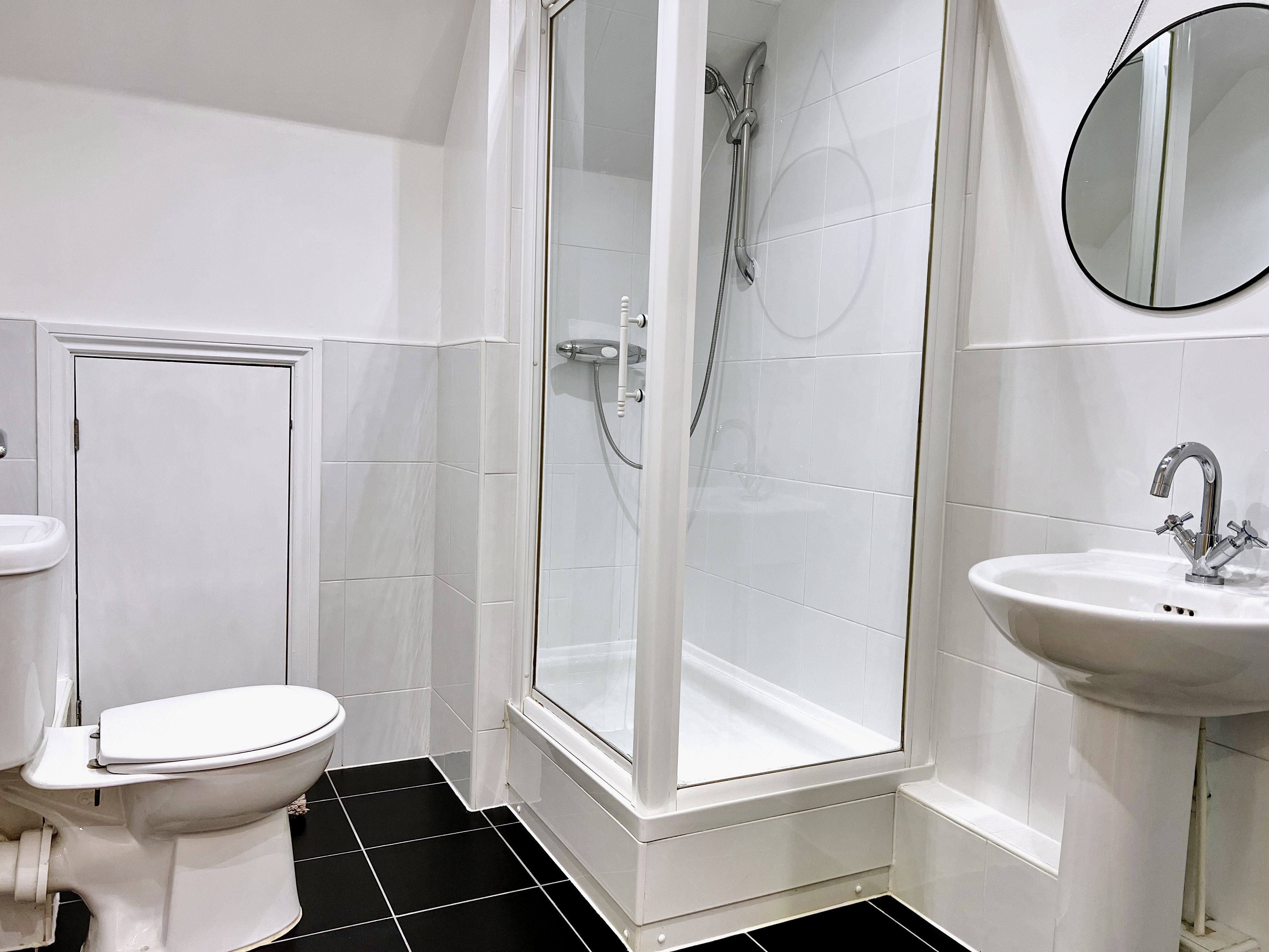 5 bed duplex to rent in Albany Gardens, , CO2 14