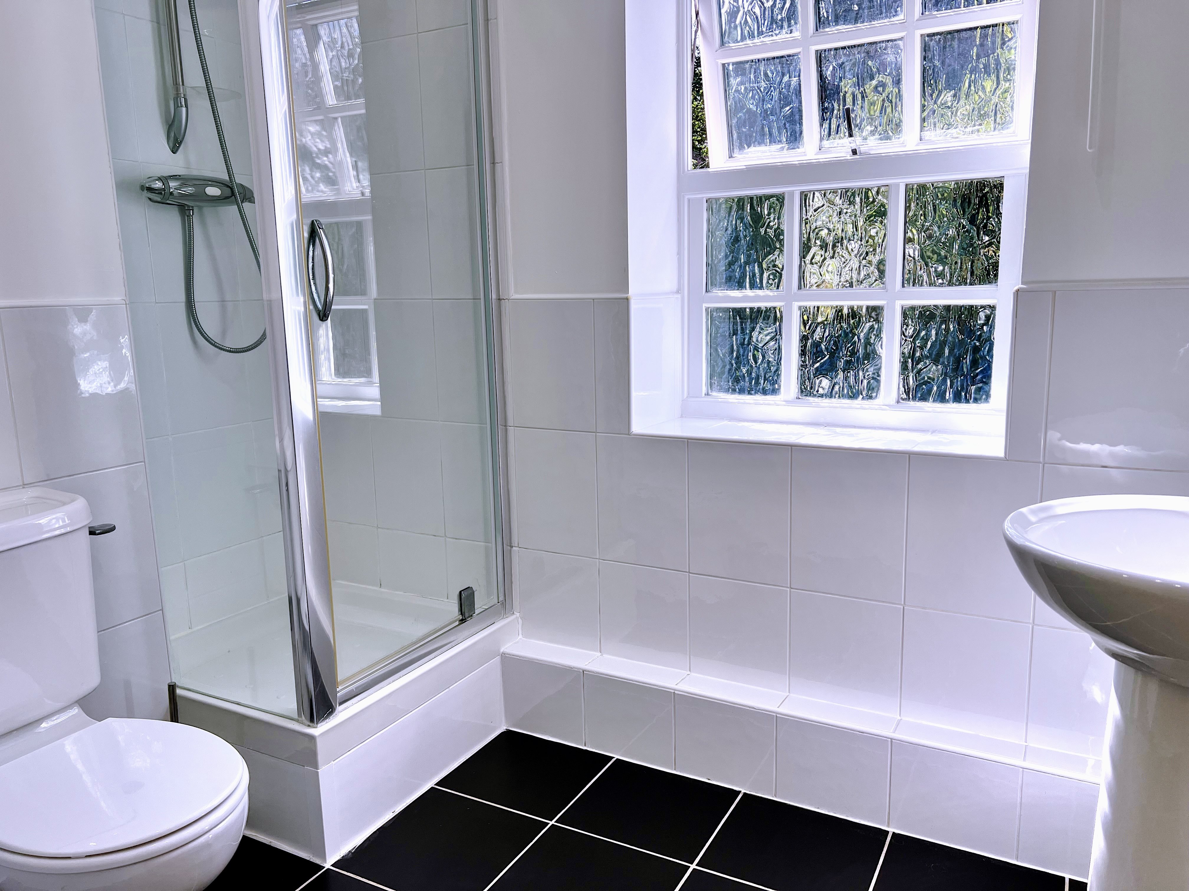 5 bed duplex to rent in Albany Gardens, , CO2 15