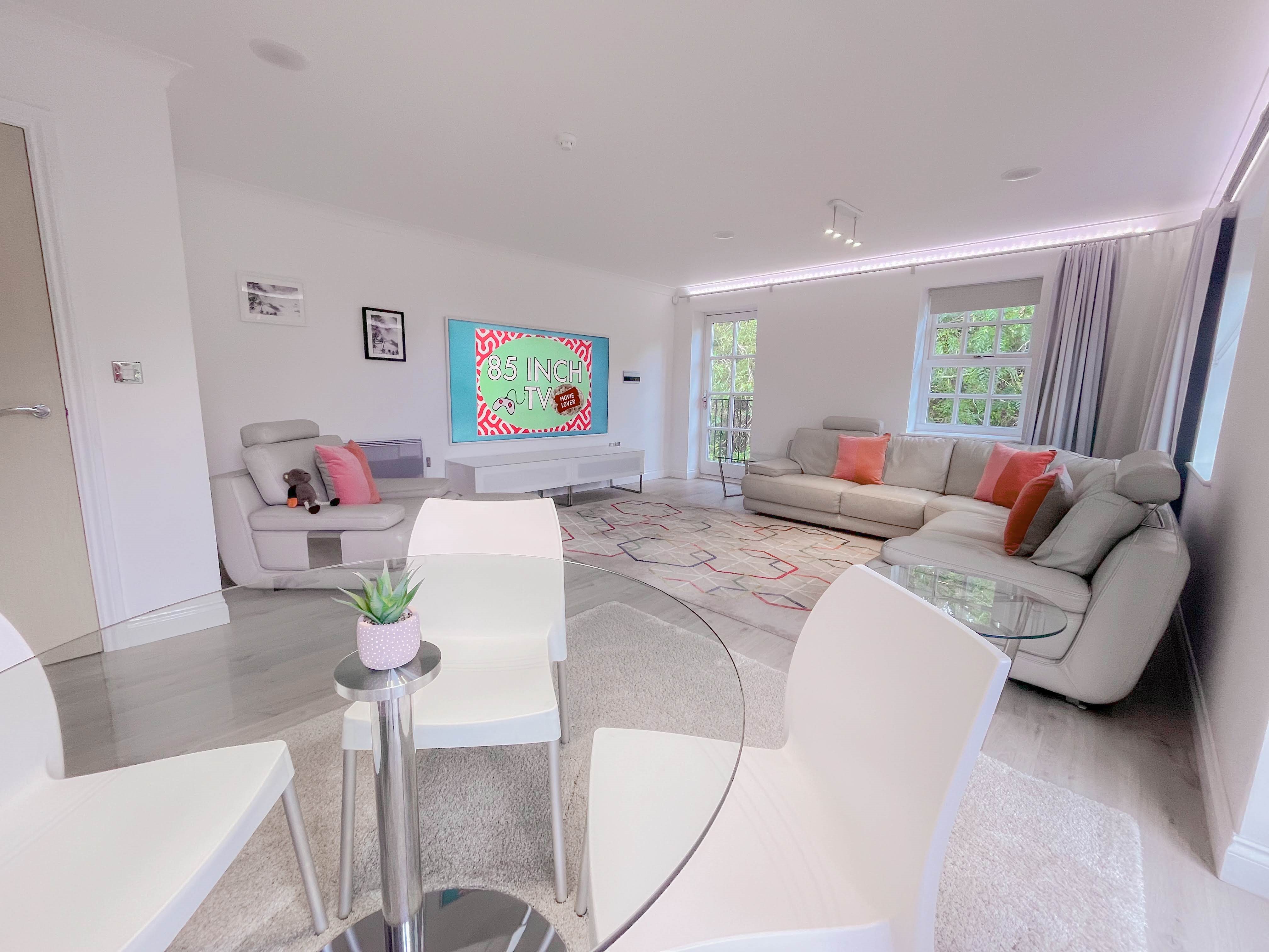 5 bed duplex to rent in Albany Gardens, , CO2  - Property Image 2