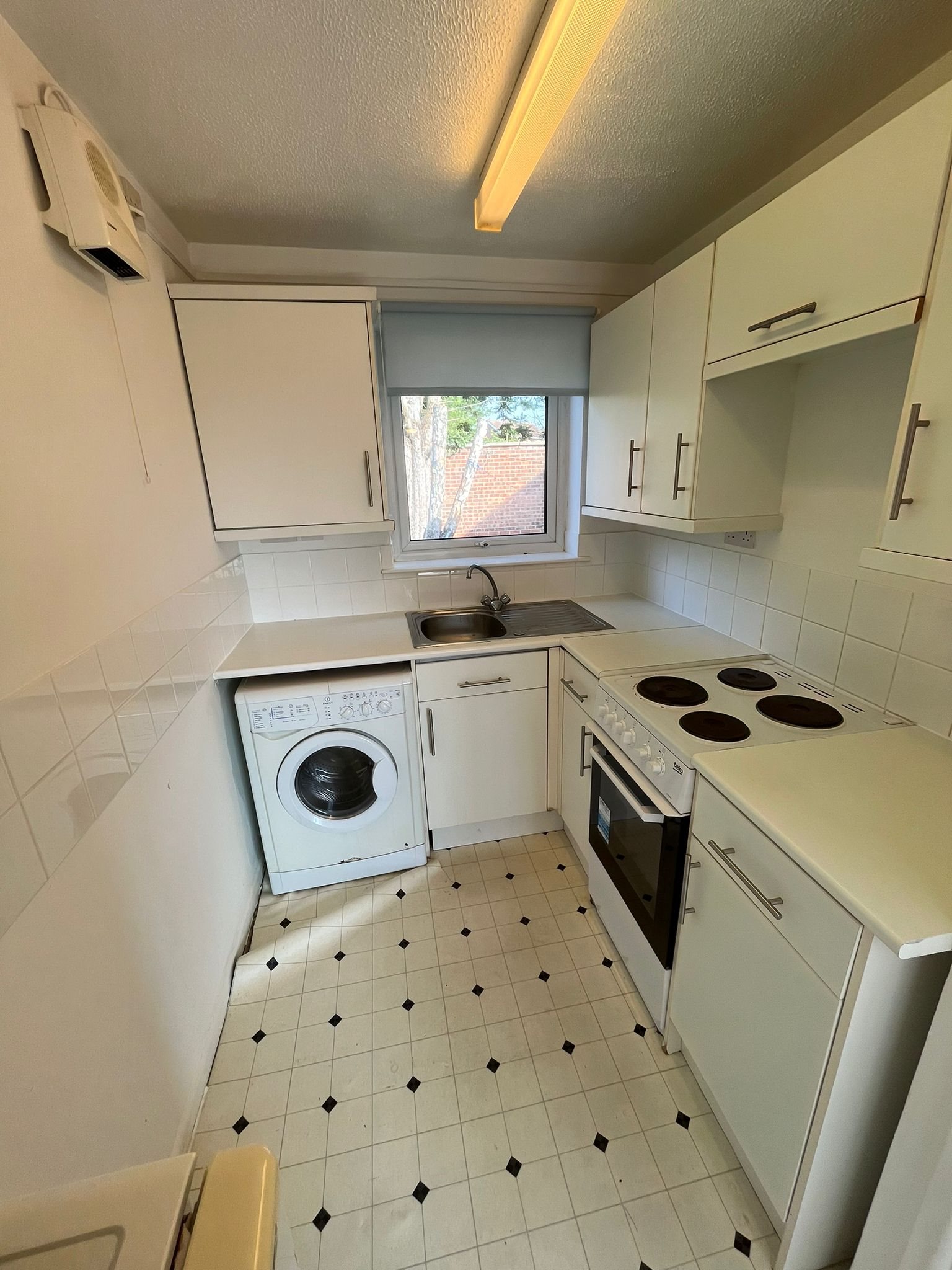 1 bed flat to rent in James Close, Wivenhoe, CO7  - Property Image 3
