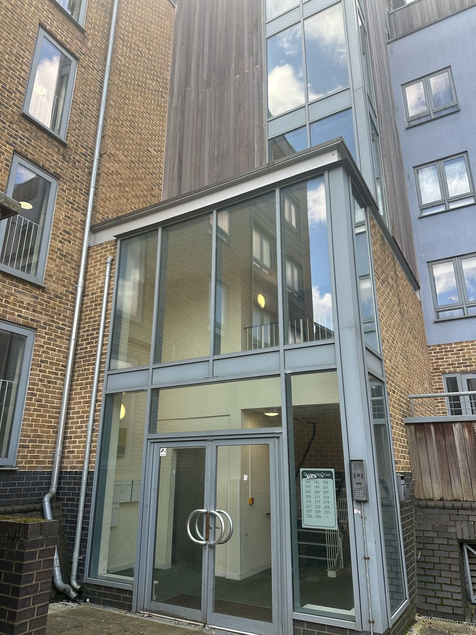 2 bed flat to rent in Quayside Drive, Colchester, CO2