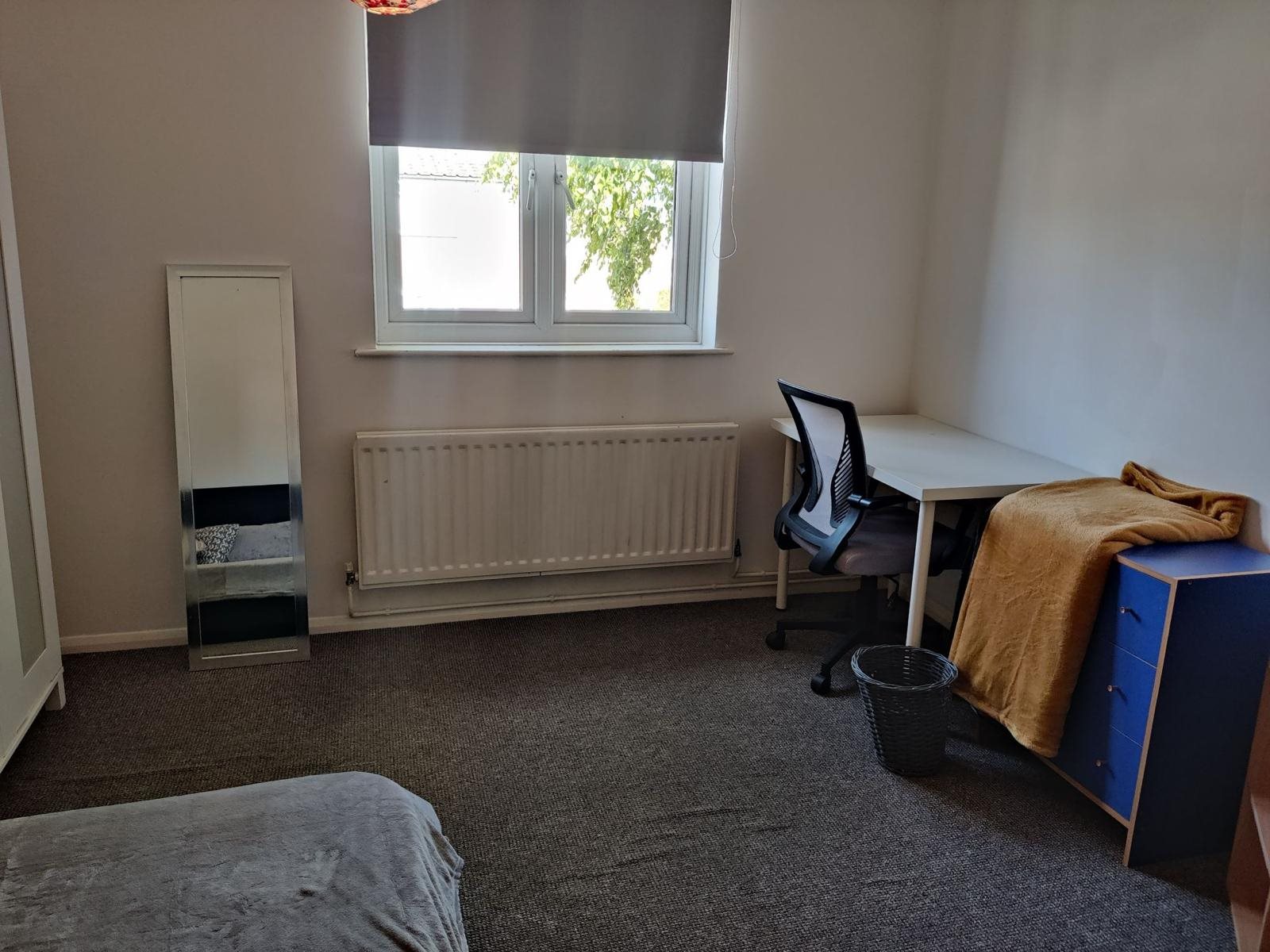 3 bed flat to rent in Hawthorn Avenue, , CO4 8