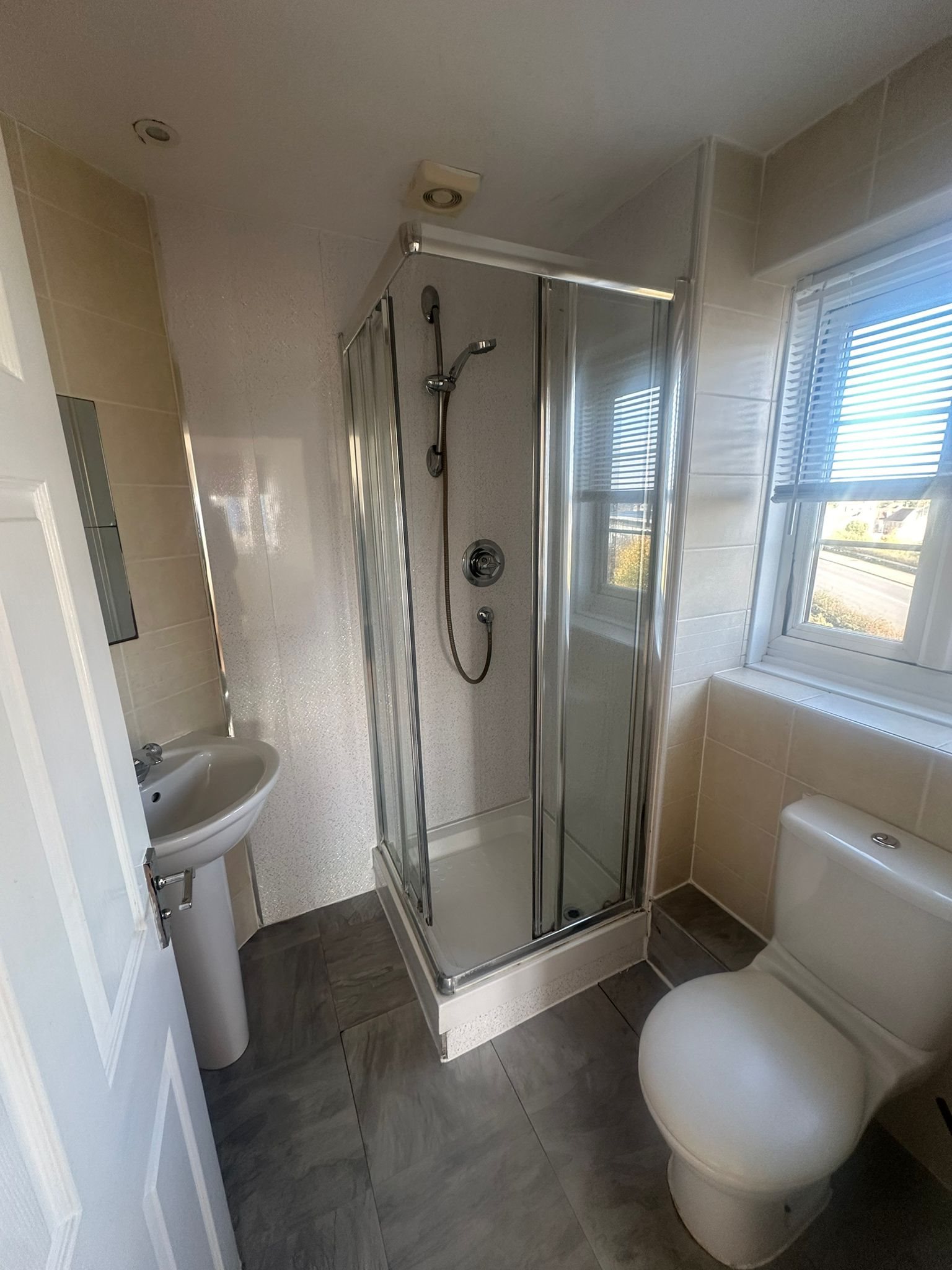 3 bed penthouse to rent in Hardies Point, Colchester, CO2  - Property Image 5