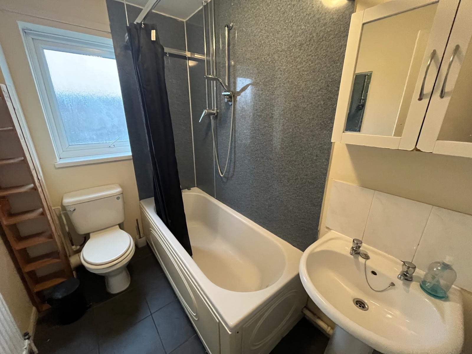 1 bed house / flat share to rent in Sullivan Close, , CO4 5