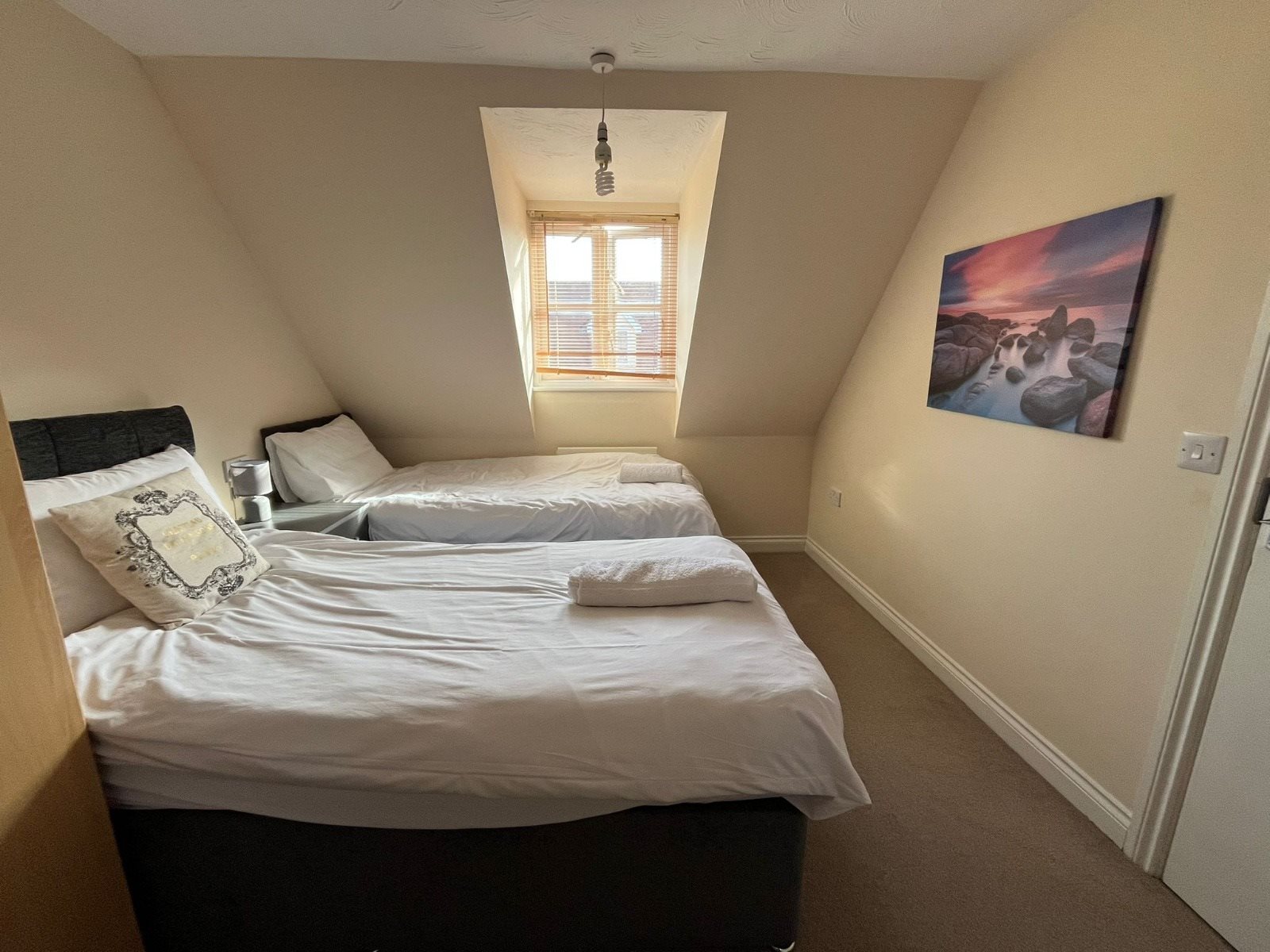 6 bed house to rent in Hatcher Crescent, , CO2 12