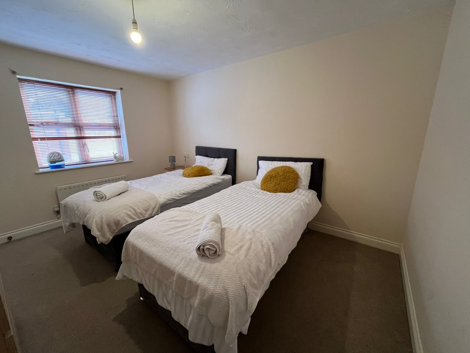 6 bed house to rent in Hatcher Crescent, , CO2 7