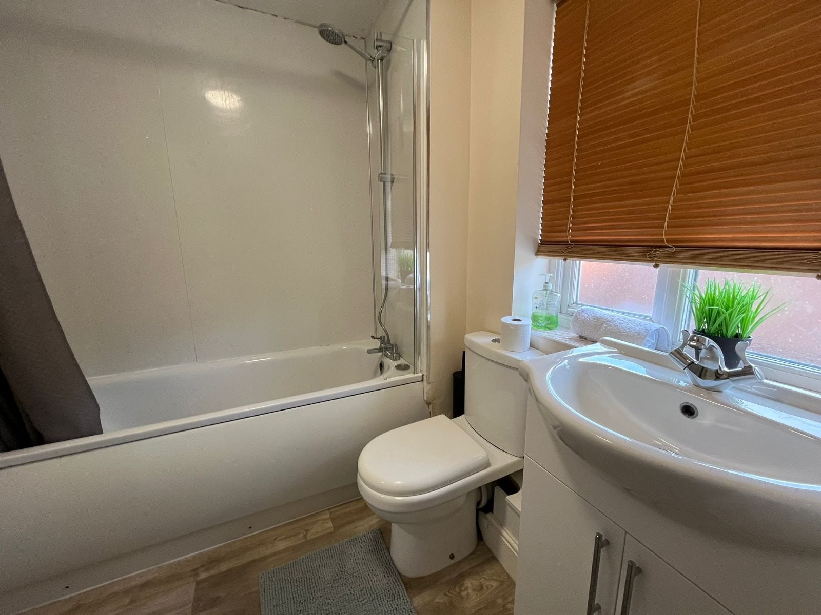 6 bed house to rent in Hatcher Crescent, , CO2  - Property Image 15