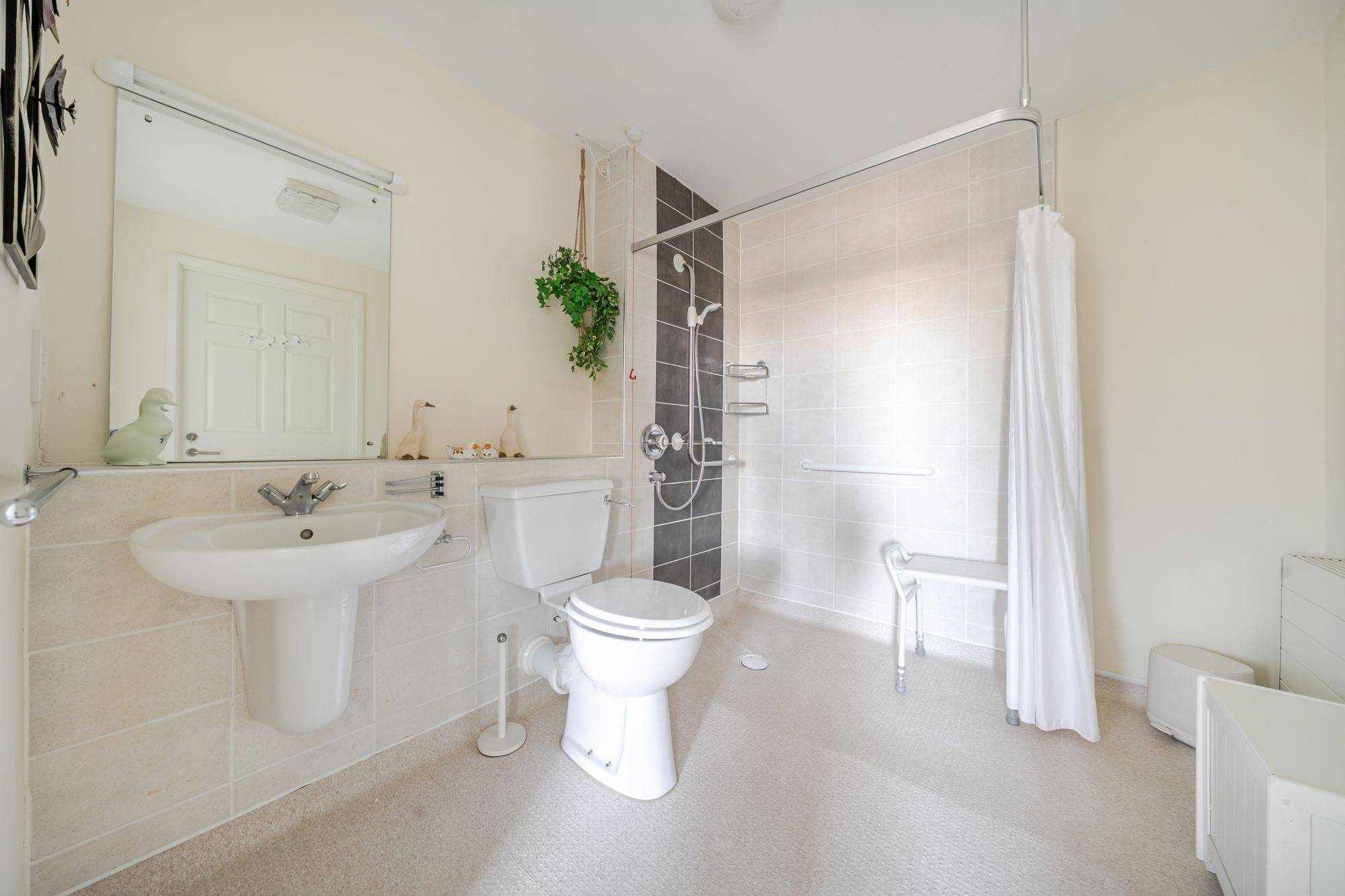 2 bed retirement property for sale in Trafalgar Road, Marina Court Trafalgar Road, GL20 9