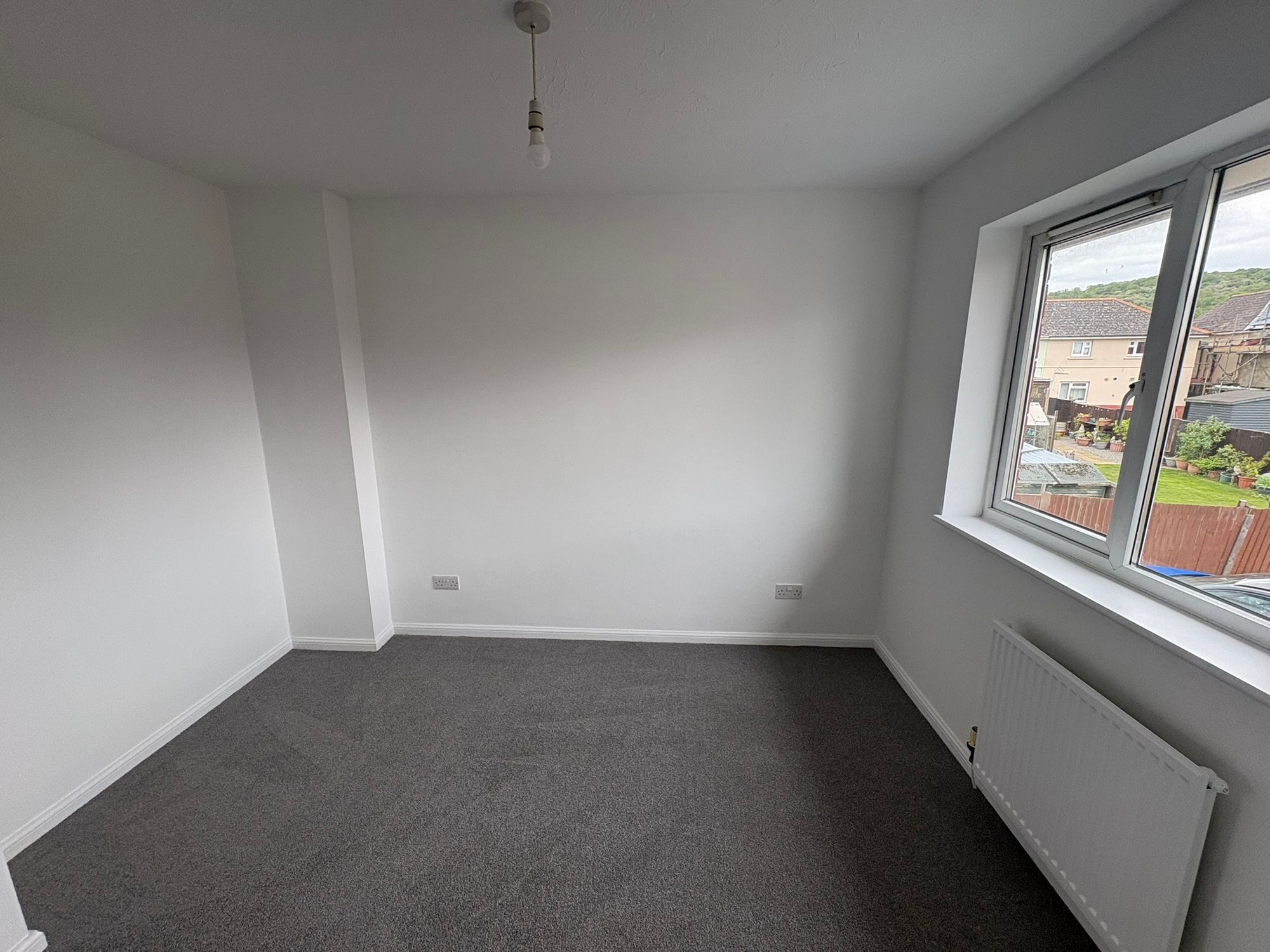 2 bed terraced house to rent in Barnfields, Gloucester, GL4 1