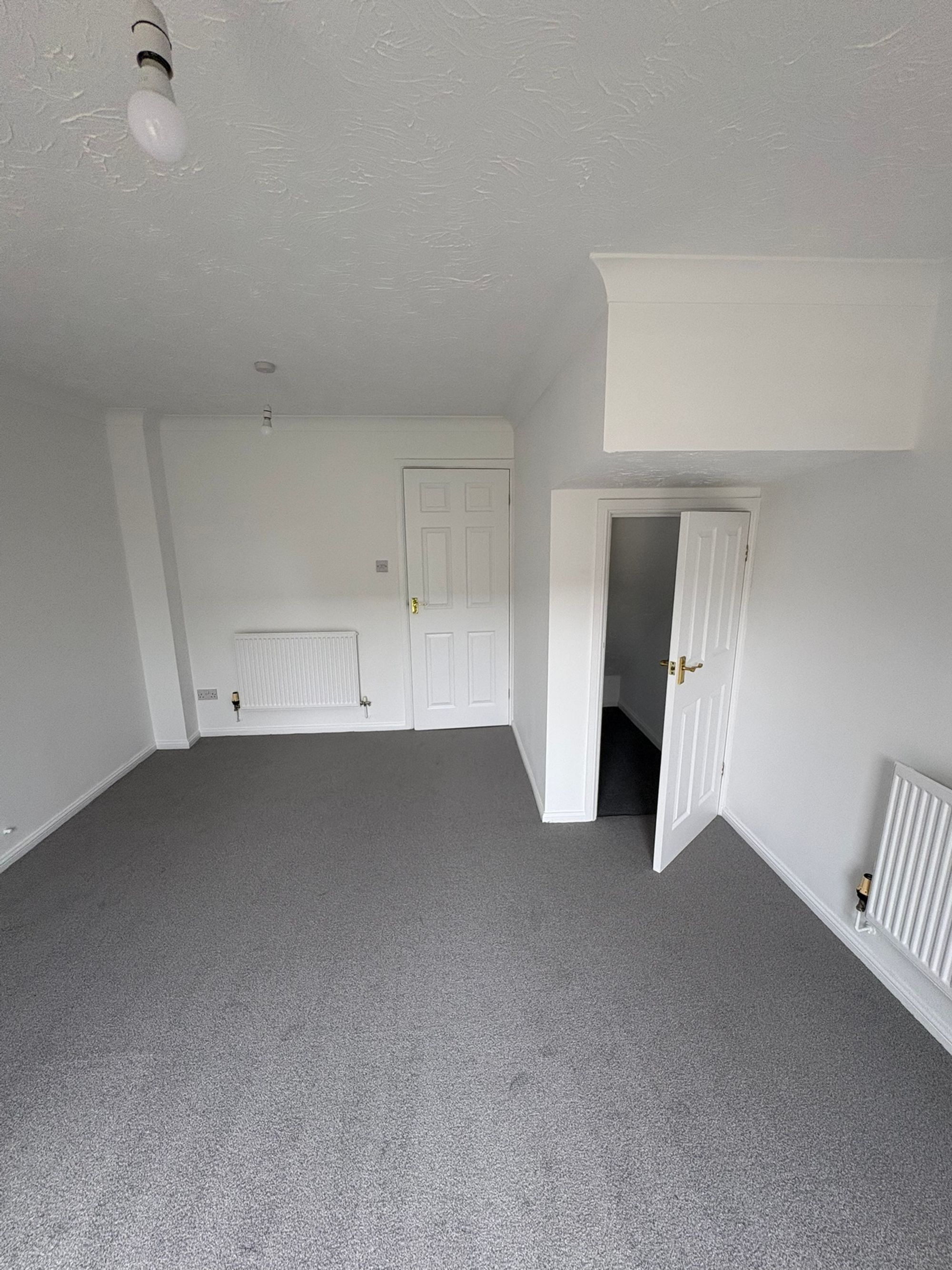 2 bed terraced house to rent in Barnfields, Gloucester, GL4 4