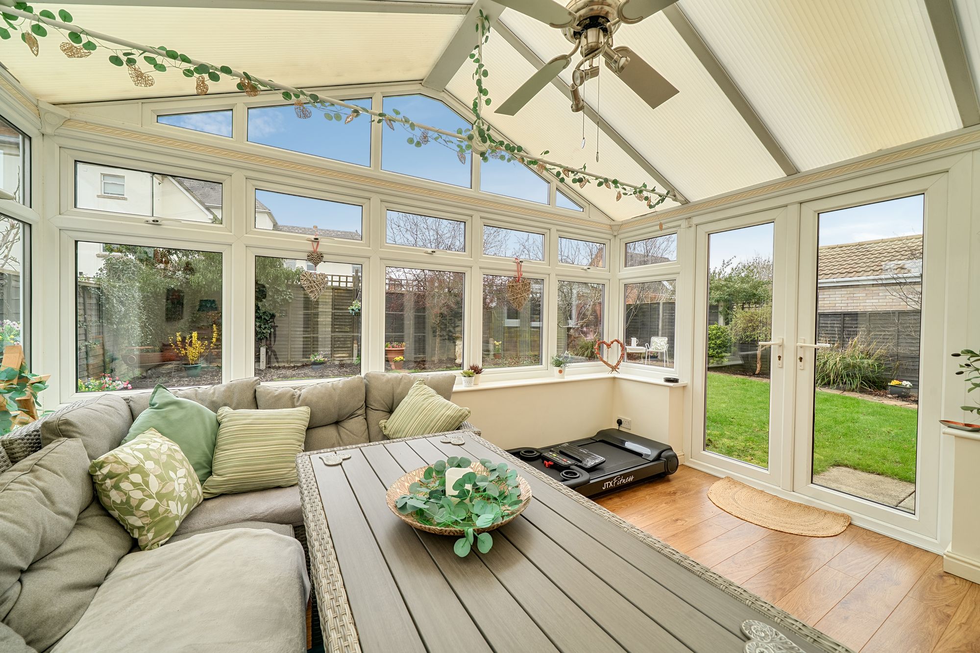 4 bed detached house for sale in Queensmead, Bredon, GL20  - Property Image 7