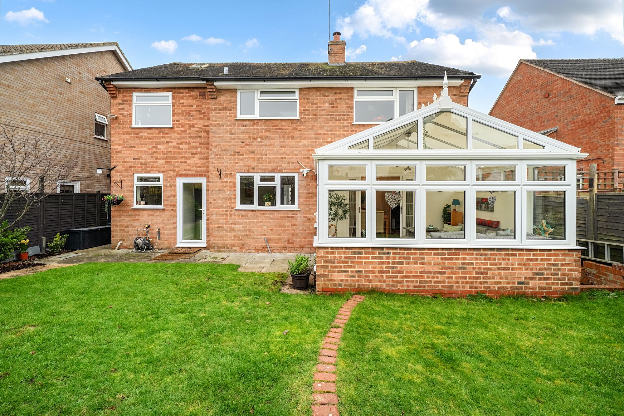 4 bed detached house for sale in Queensmead, Bredon, GL20  - Property Image 2