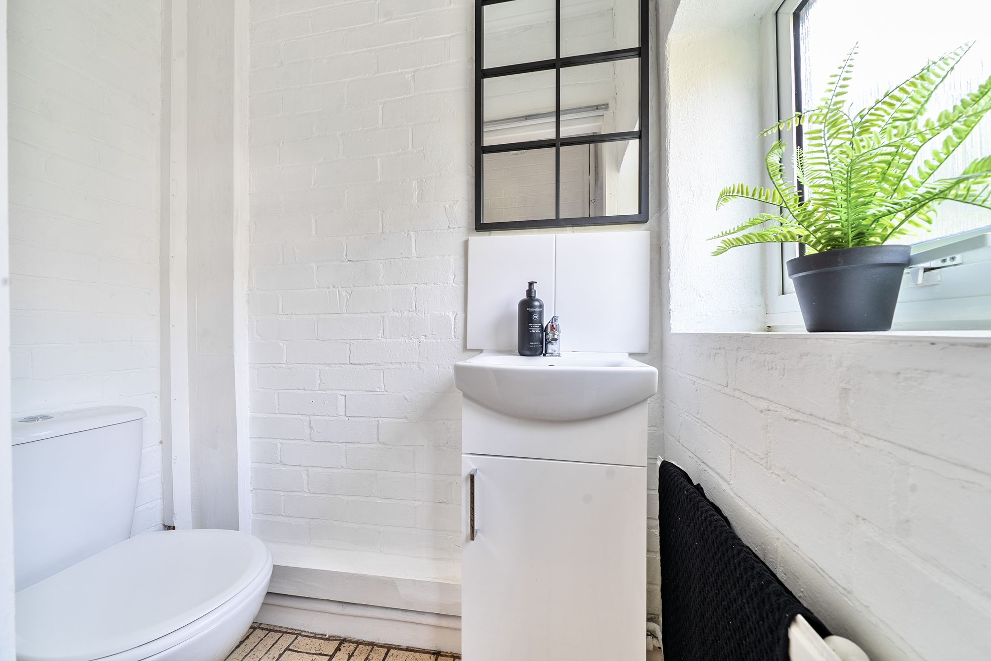 3 bed detached bungalow for sale in The Coppice | Newtown | Tewkesbury 9