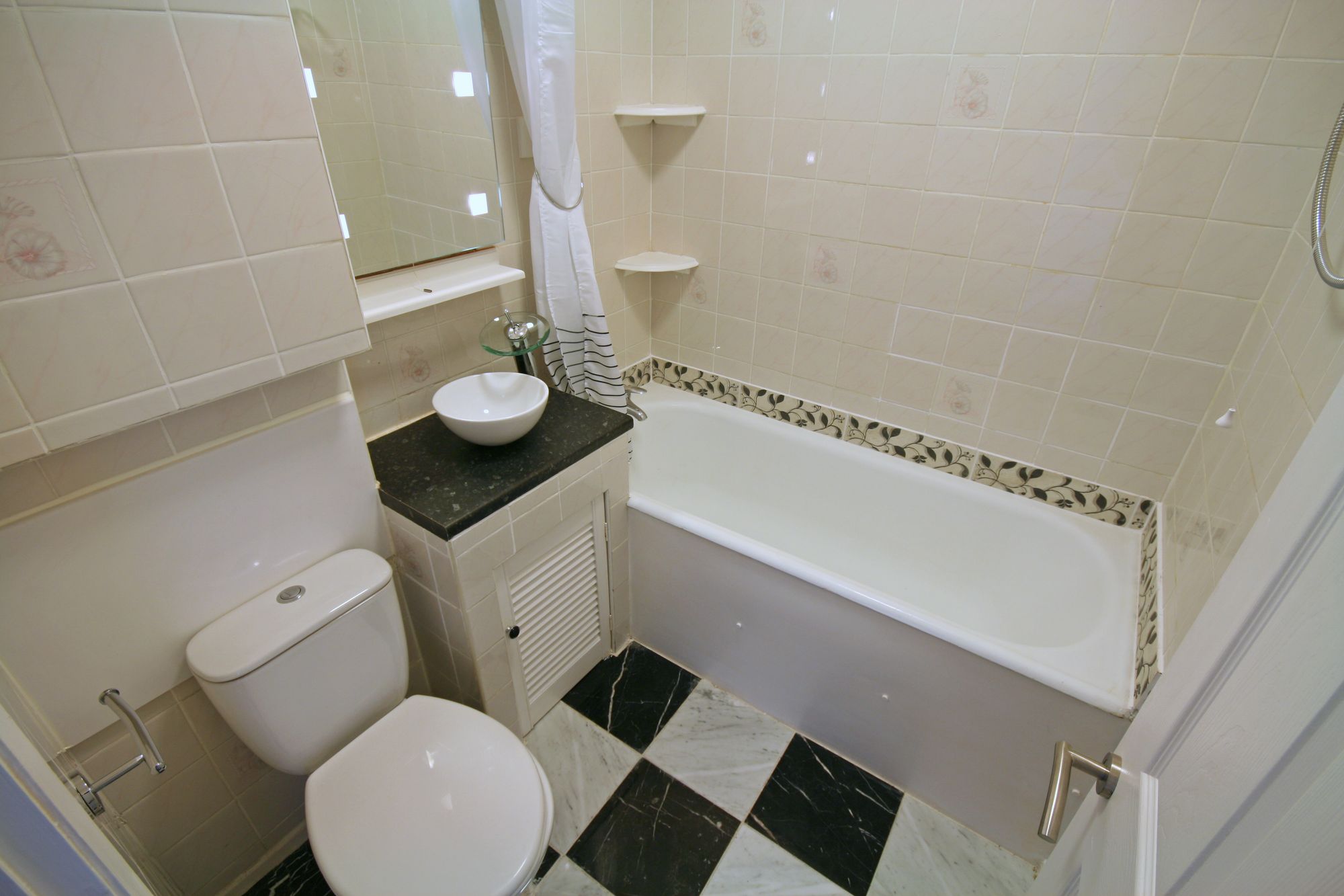 1 bed apartment for sale in Golden Vale, Churchdown, GL3  - Property Image 6