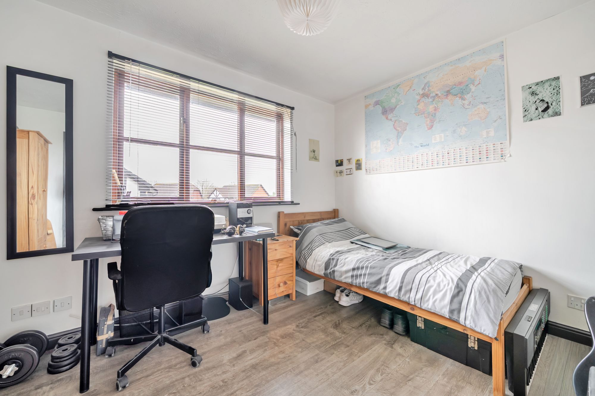 4 bed detached house for sale in Courtney Close, Stonehills, Tewkesbury, GL20  - Property Image 16