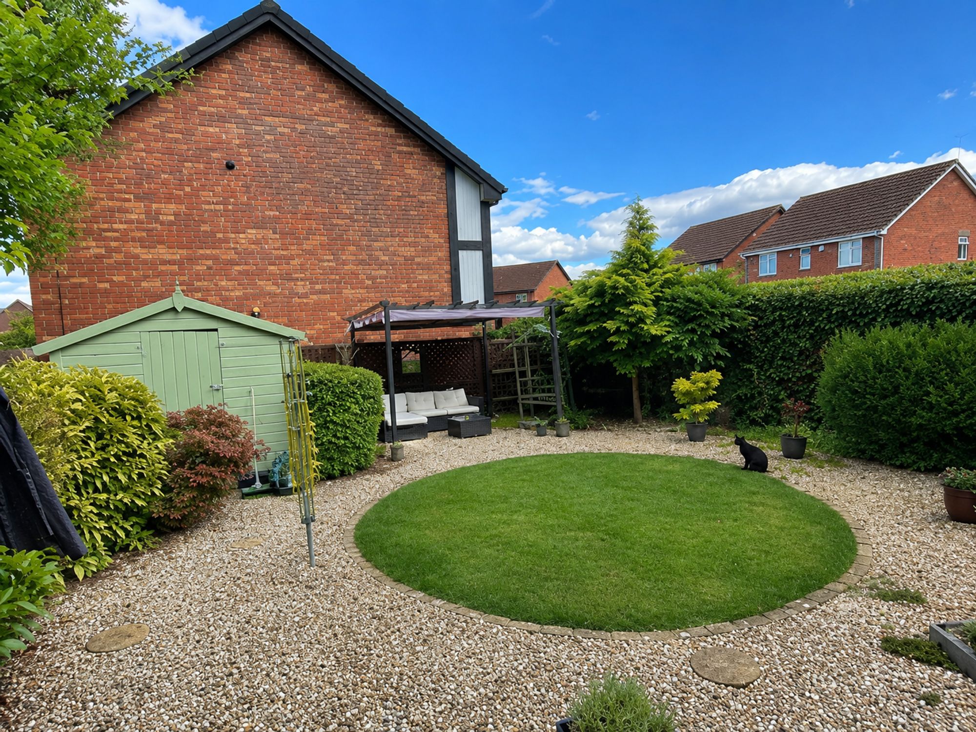 4 bed detached house for sale in Courtney Close, Stonehills, Tewkesbury, GL20  - Property Image 4