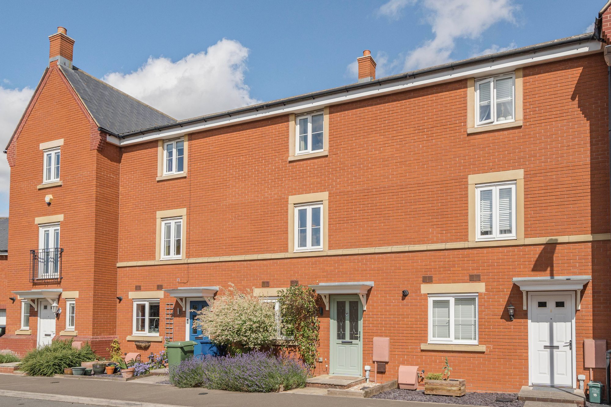 3 bed terraced house for sale in Gainsborough Road, Walton Cardiff, GL20  - Property Image 1