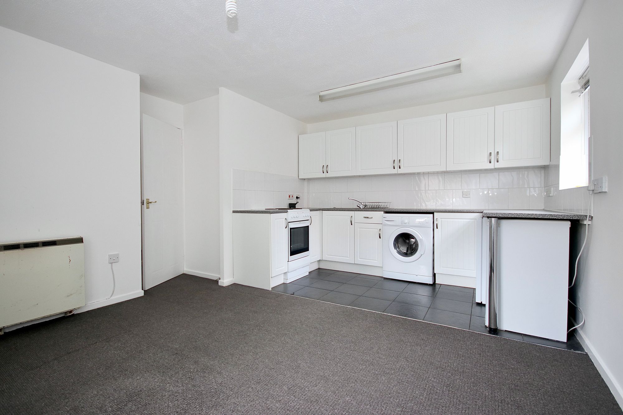 1 bed ground floor flat to rent in Overbury Road, Gloucester, GL1  - Property Image 4