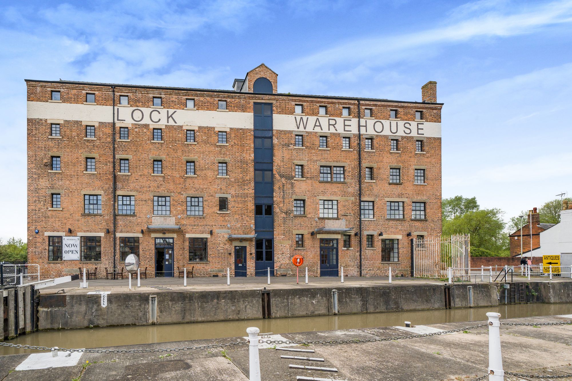 2 bed apartment to rent in Lock Warehouse, Severn Road, The Docks, GL1 0