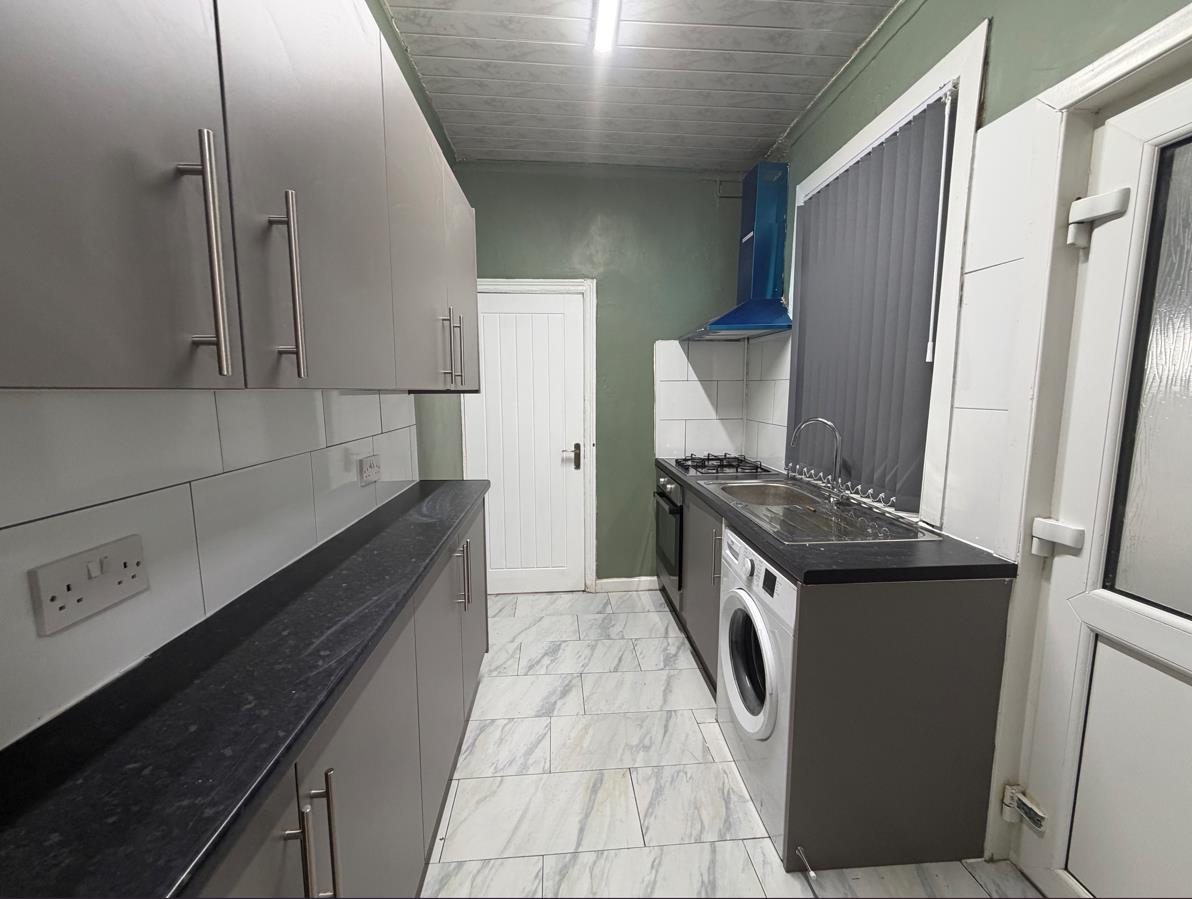 3 bed house to rent in Hollis Road, Coventry  - Property Image 2