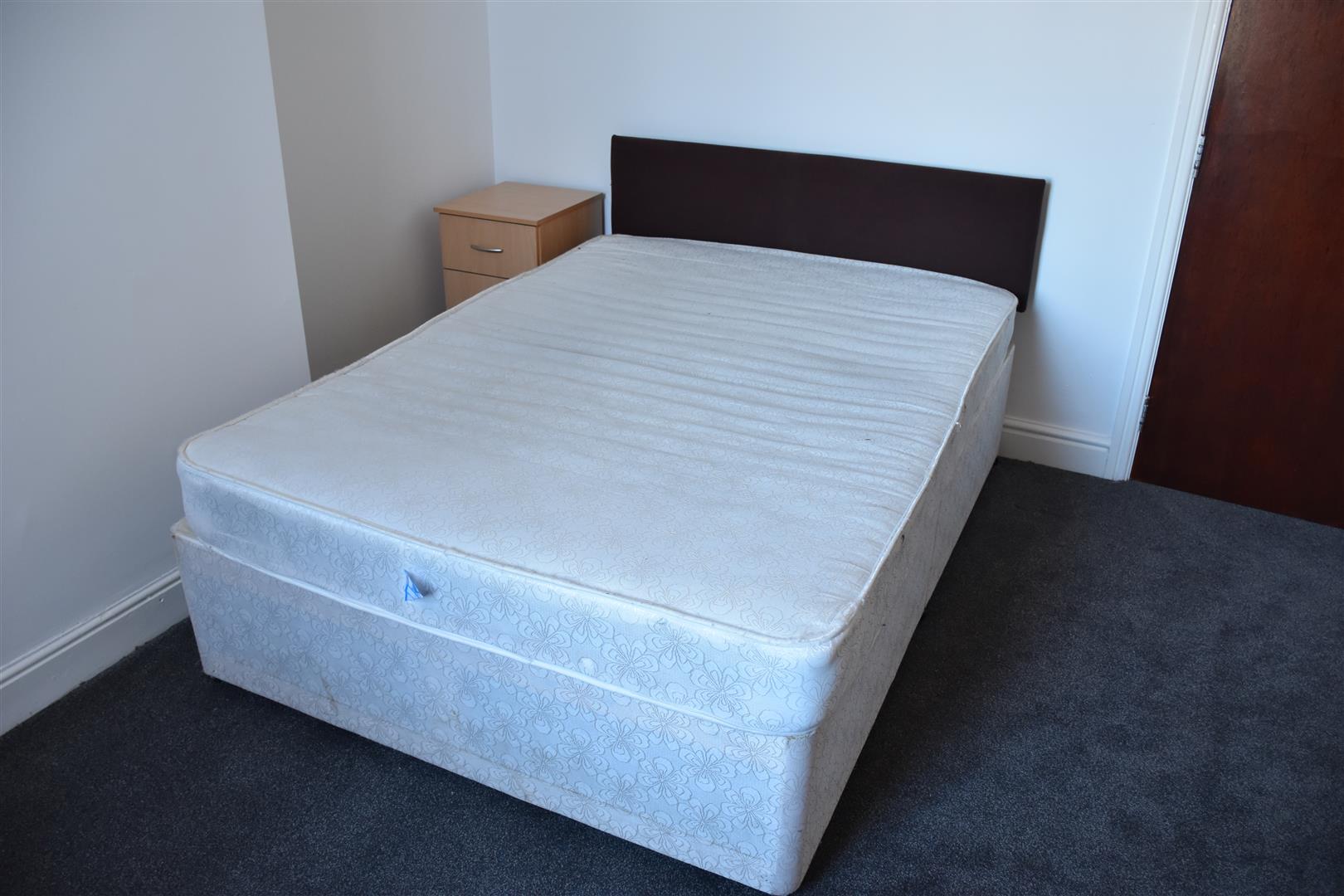 6 bed house share to rent in Minster Road, Coventry, CV1 