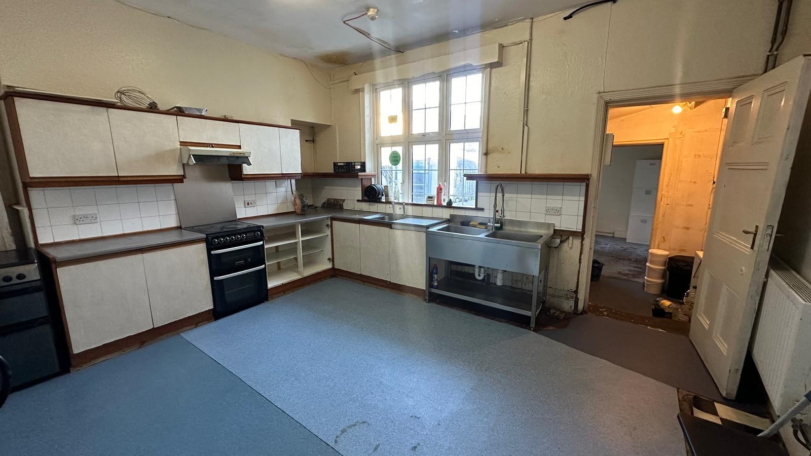 Takeaway to rent in Foleshill Road, Coventry - Property Image 3