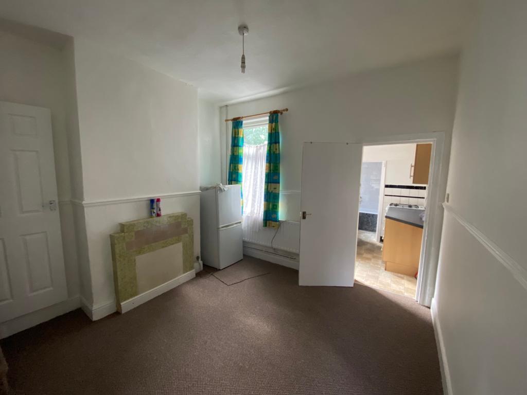 2 bed house to rent in Cross Road, Coventry 6