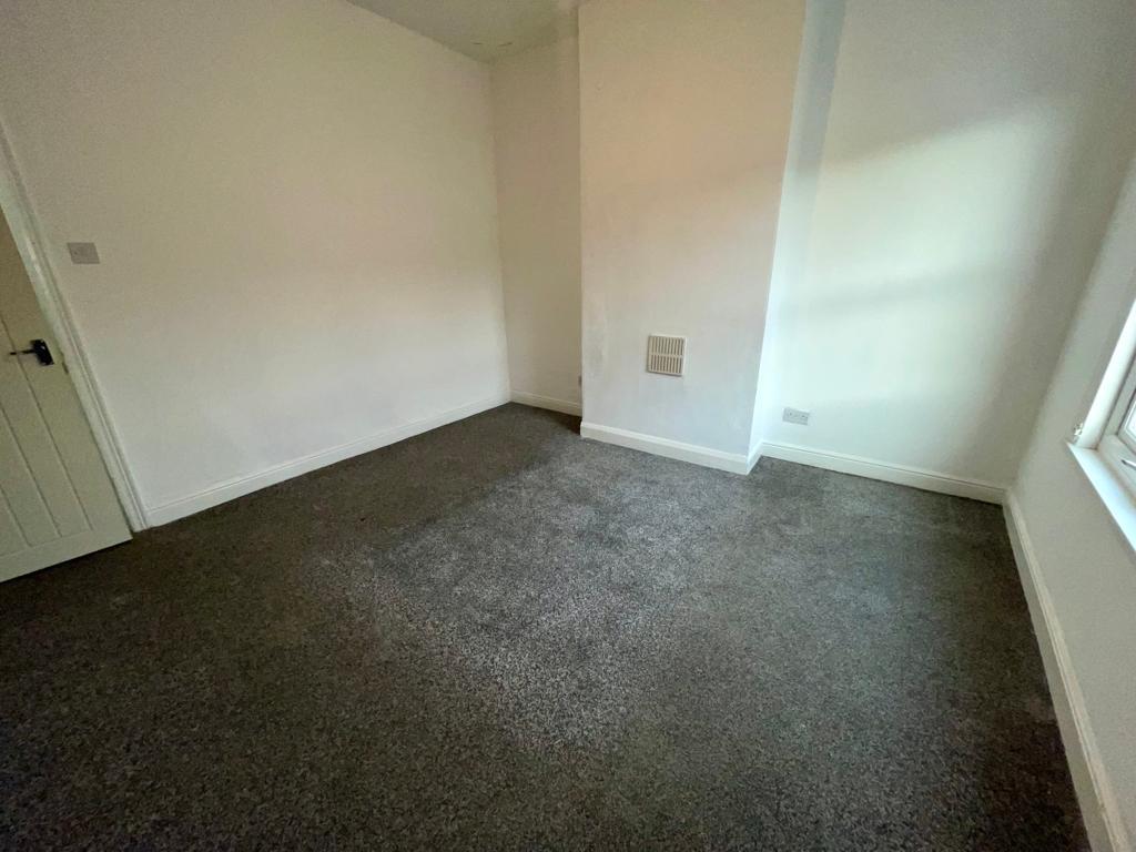 3 bed terraced house to rent in Grange Road, Coventry 4