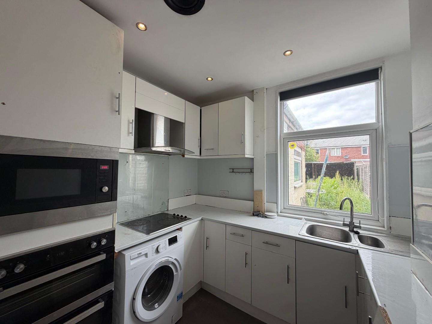 3 bed terraced house to rent in Grange Road, Coventry 3