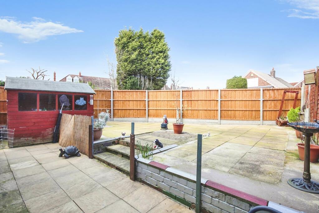 3 bed semi-detached house to rent in Jackers Road, Coventry 3