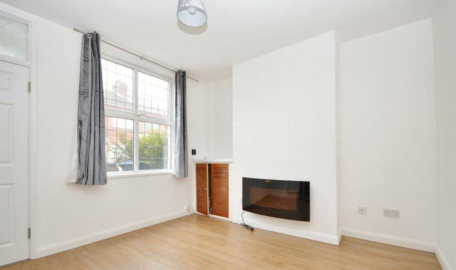 2 bed terraced house to rent in Caludon Road, Coventry 1