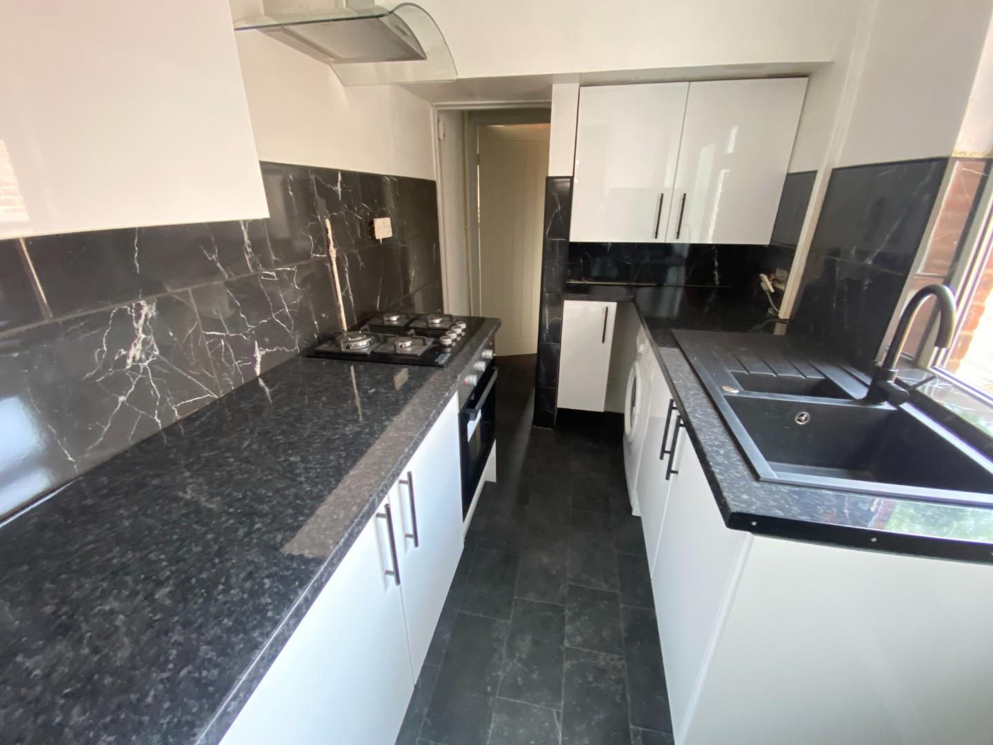 3 bed terraced house to rent in Carmelite Road, Coventry 1