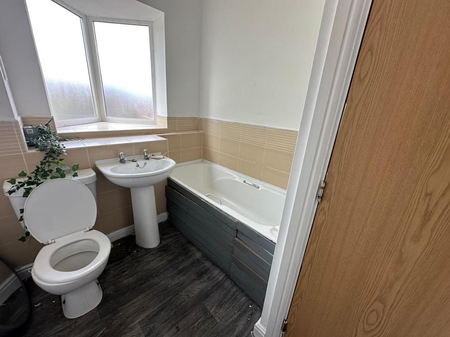 2 bed flat for sale in Brickhouse Lane South, Tipton 7