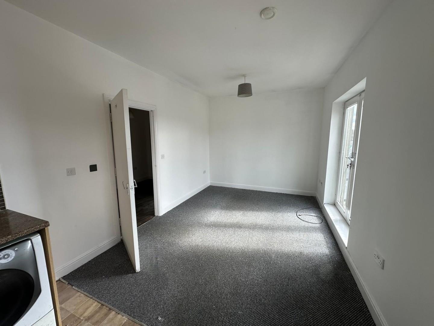 2 bed flat for sale in Brickhouse Lane South, Tipton 1
