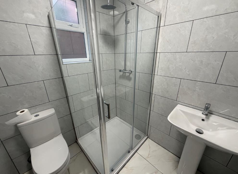 2 bed flat to rent in Walsgrave Road, Coventry 5