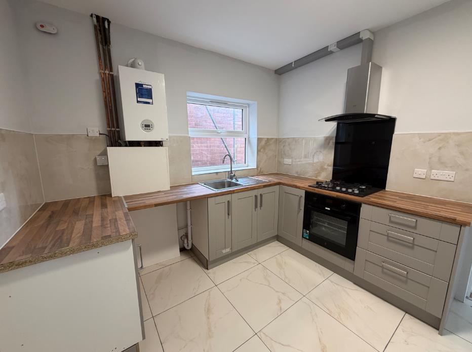 2 bed flat to rent in Walsgrave Road, Coventry 1