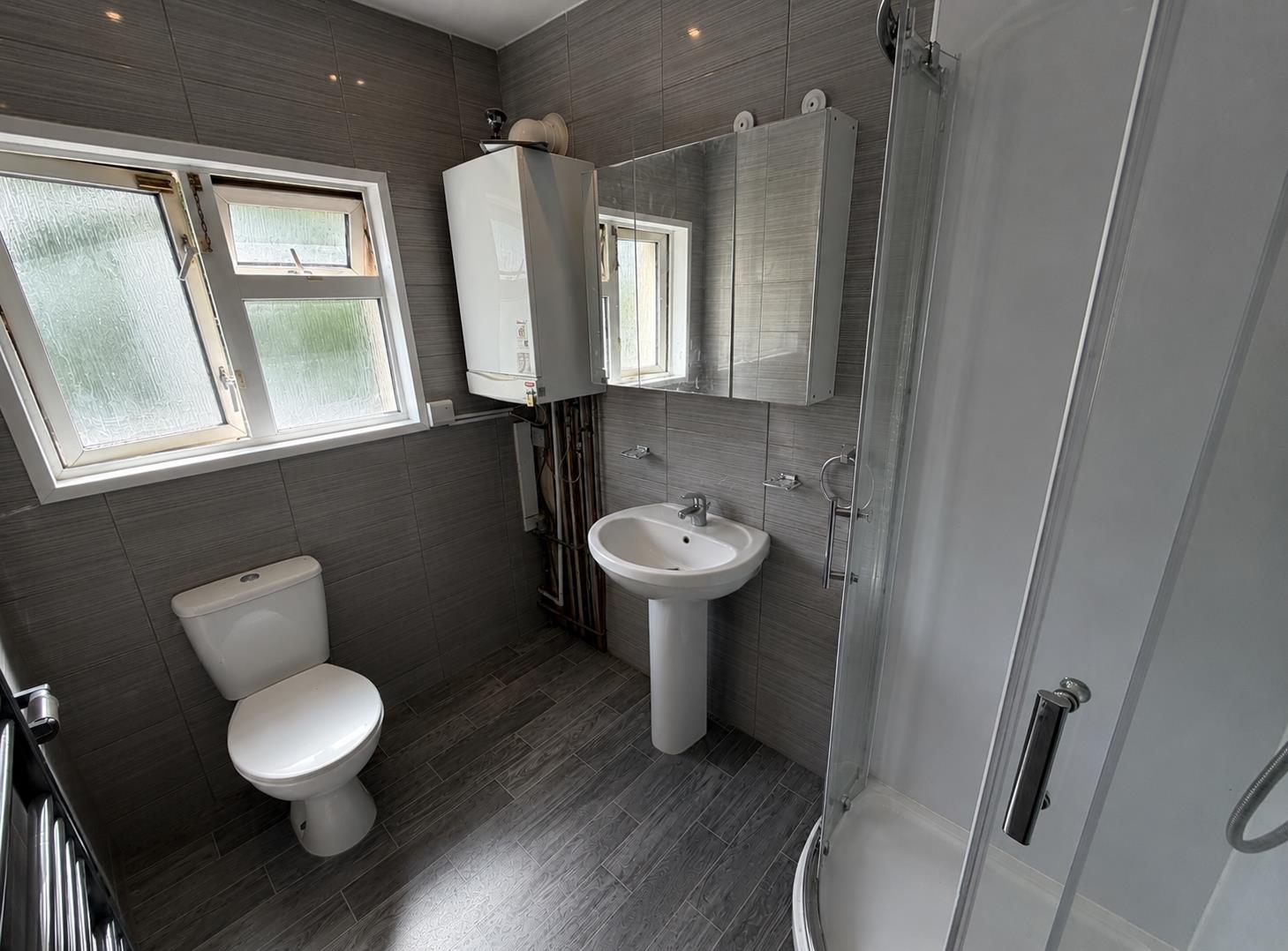 4 bed end of terrace house to rent in King Georges Avenue, Coventry 4