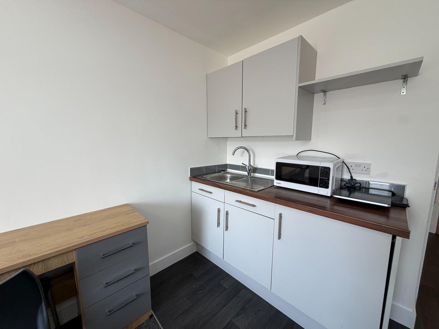 1 bed flat to rent in Lower Holyhead Road, Coventry 2