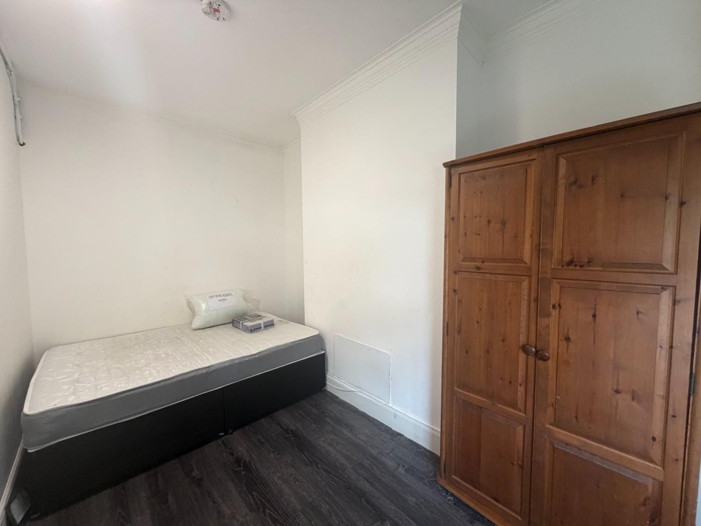 4 bed house to rent in Dean Street, Coventry 2