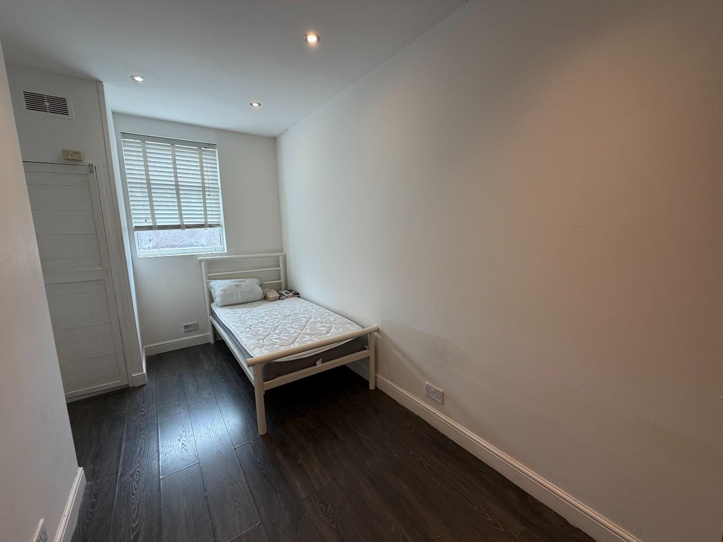 4 bed house to rent in Dean Street, Coventry 5
