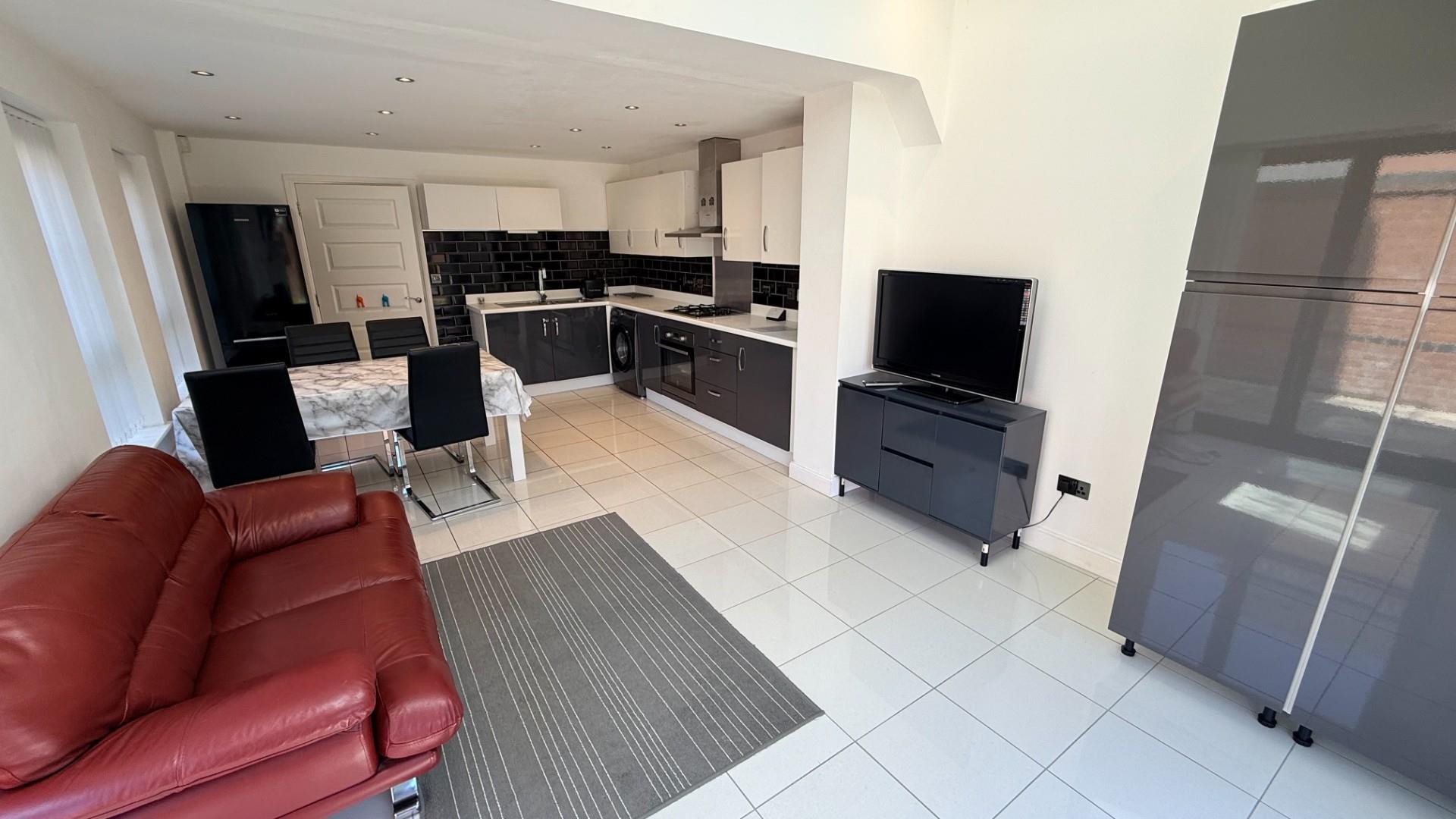 4 bed house to rent in Canal View, Coventry  - Property Image 2